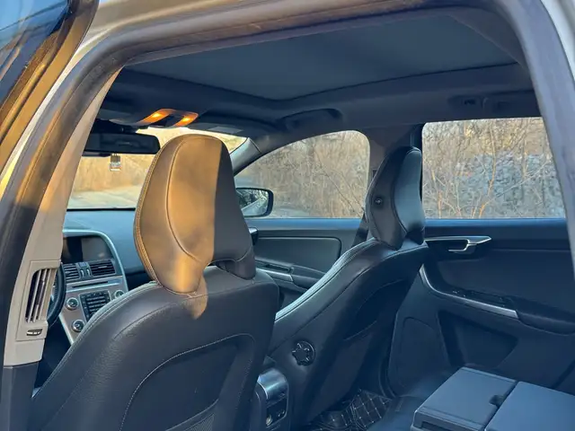 Volvo XC60 2017 - Выбор фото 4
