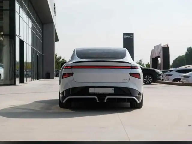 Xpeng P7 2025 - Выбор фото 2