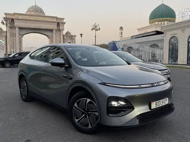 Xpeng G9 2025 - Выбор фото 1