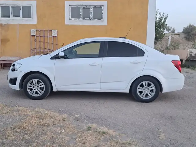 Chevrolet Sonic 2015 - Выбор фото 2