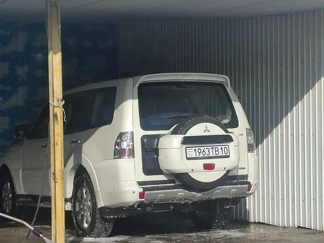 Mitsubishi Pajero 2014