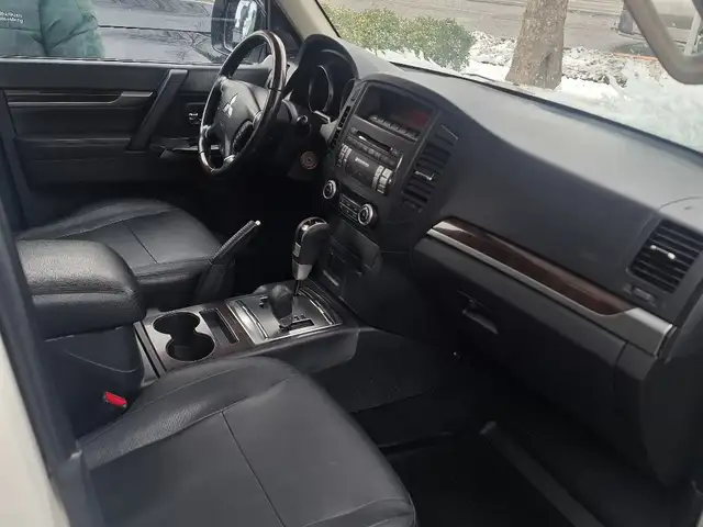 Mitsubishi Pajero 2014