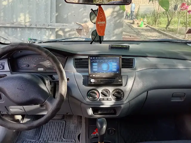 Mitsubishi Lancer 2003