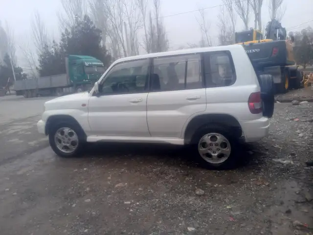 Mitsubishi Pajero 2001