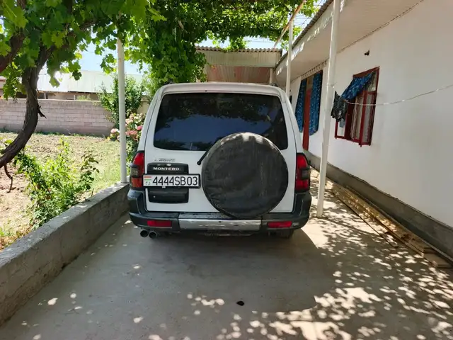 Mitsubishi Montero 2002