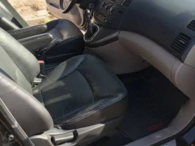 Mitsubishi Grandis 2008