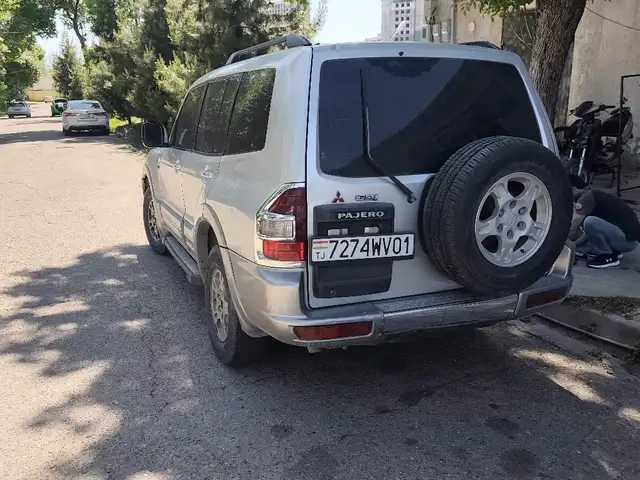 Mitsubishi Pajero 2005