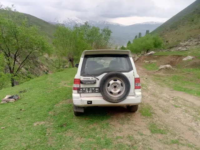 Mitsubishi Pajero IO 1999