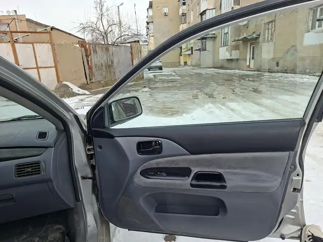 Mitsubishi Lancer 2003