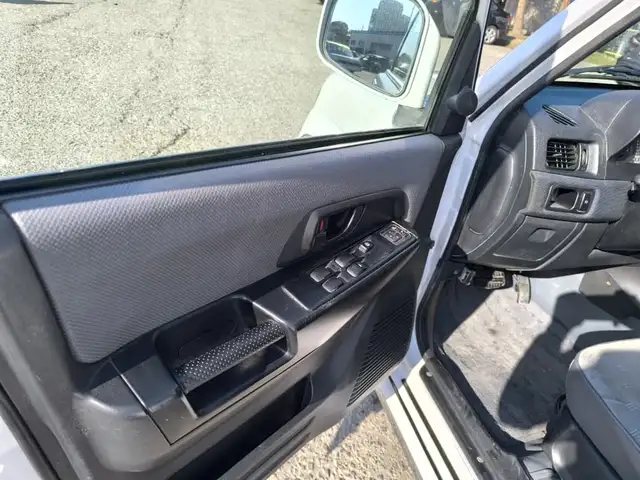 Mitsubishi Pajero IO 1998