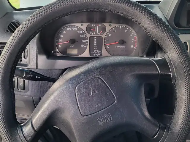 Mitsubishi Pajero IO 1998