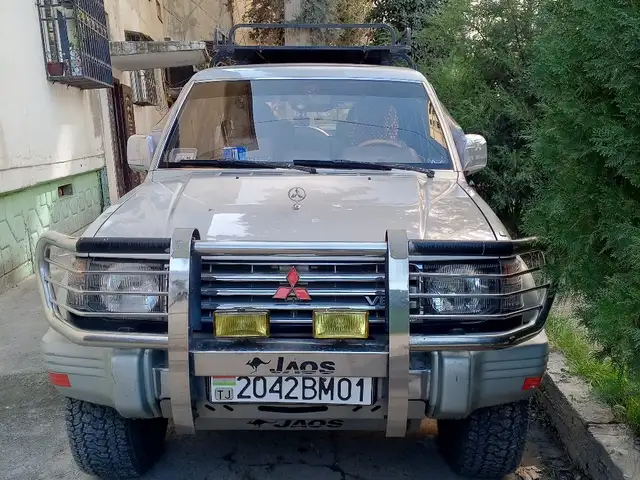 Mitsubishi Pajero 1993