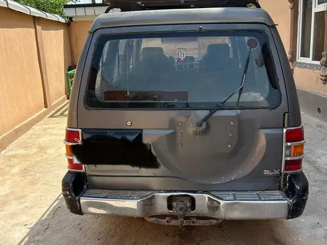Mitsubishi Pajero 2000