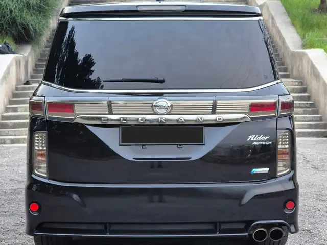 Nissan Elgrand 2014