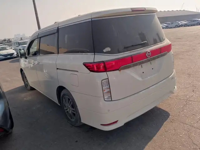 Nissan Elgrand 2014