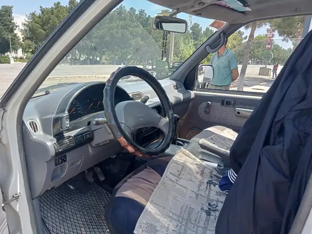 Nissan Serena 1995