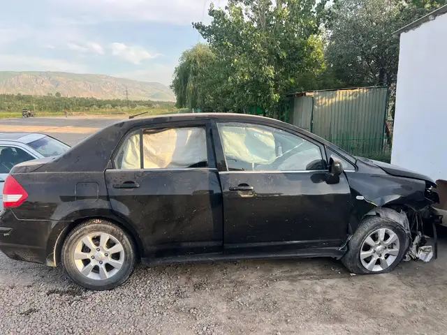 Nissan Tiida 2008