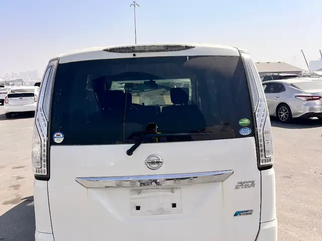 Nissan Serena 2015