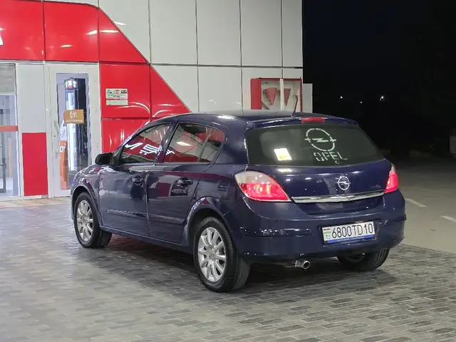 Opel Sintra 2006