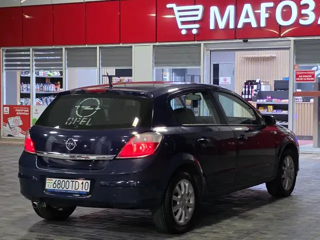Opel Sintra 2006