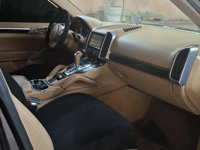 Porsche Cayenne 2011
