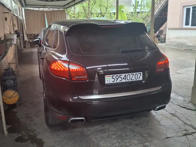 Porsche Cayenne 2011