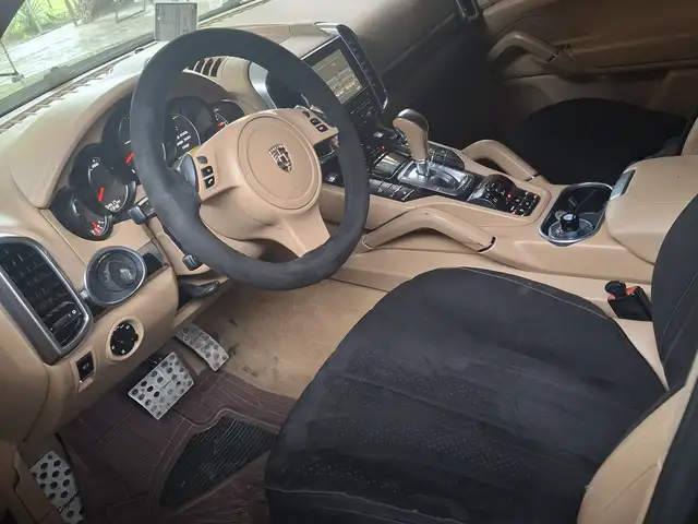 Porsche Cayenne 2011