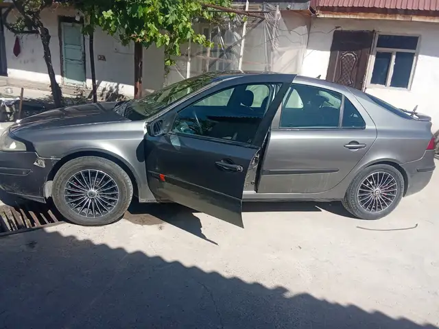 Renault 16 2001