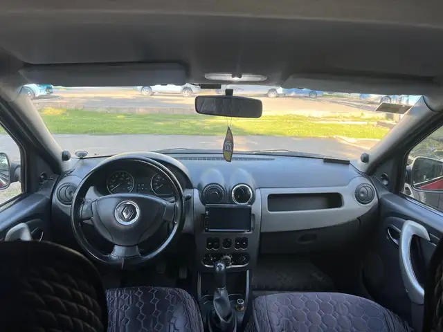 Renault Logan 2011