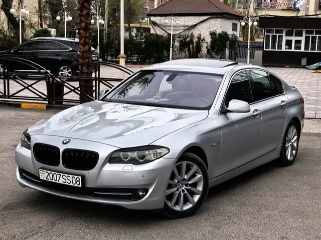BMW 5 2011