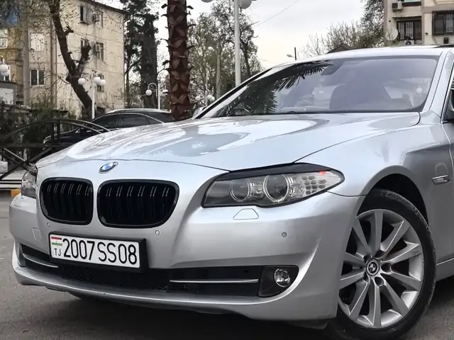 BMW 5 2011