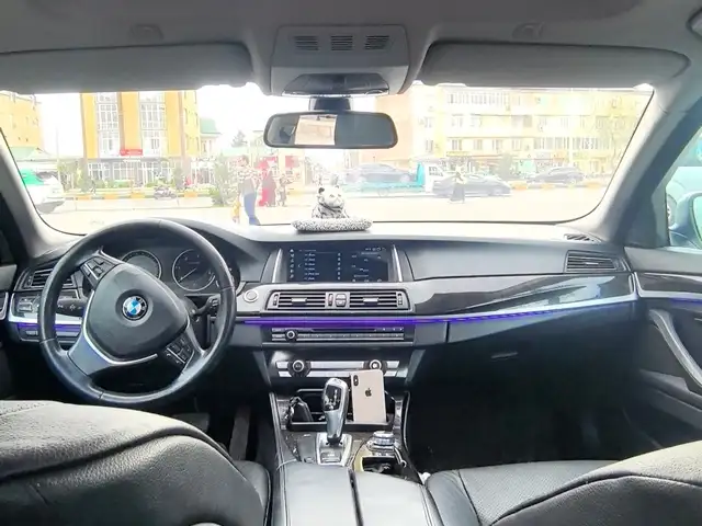 BMW 5 2011