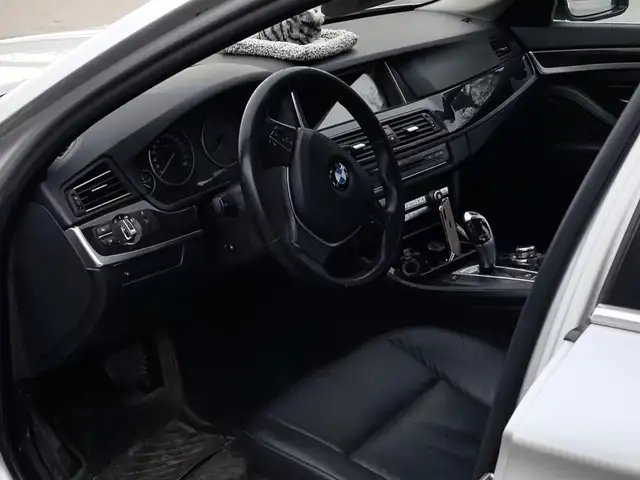BMW 5 2011