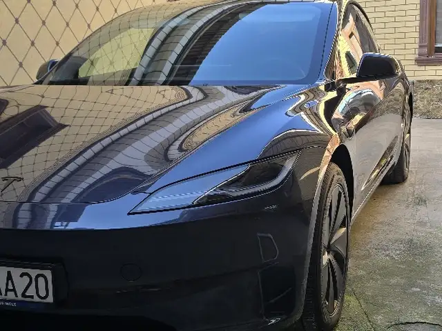 Tesla Model 3 2025