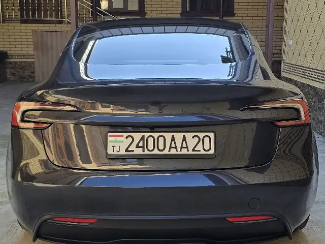 Tesla Model 3 2025