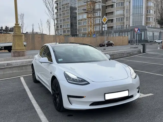 Tesla Model 3 2021