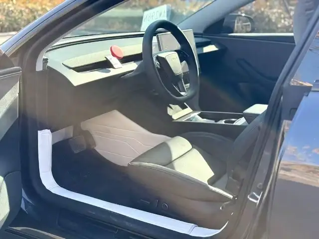 Tesla Model 3 2025