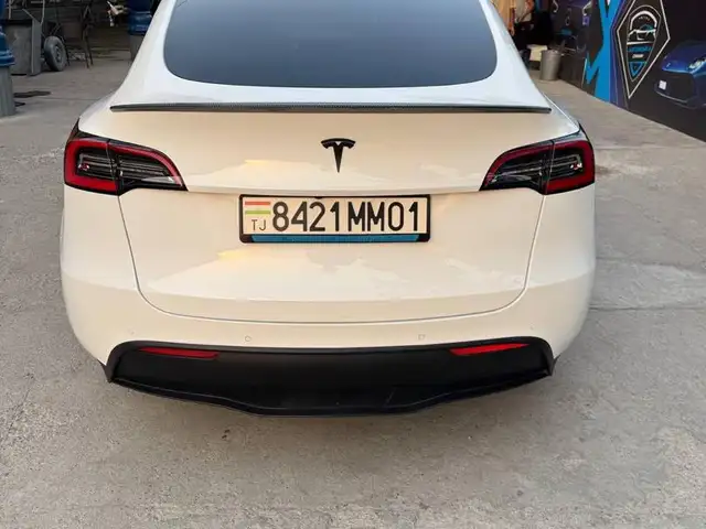 Tesla Model Y 2021