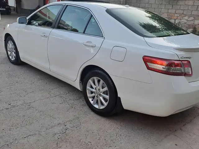 Toyota Camry 2011
