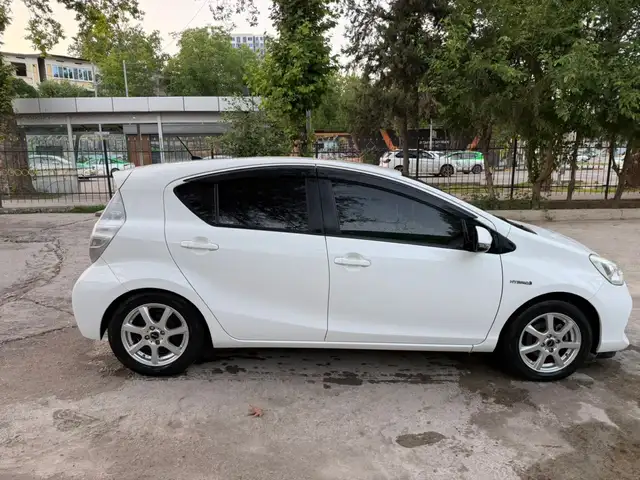 Toyota Aqua 2014