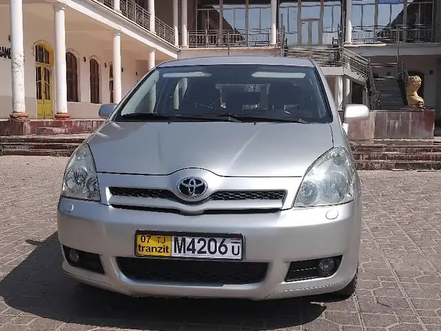 Toyota Verso 2006