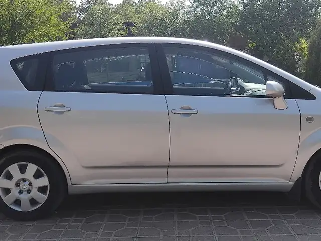 Toyota Verso 2006