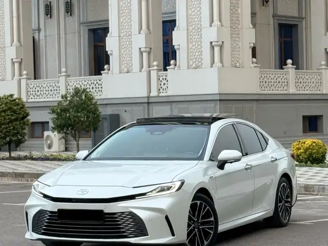 Toyota Camry 2025