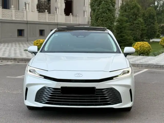 Toyota Camry 2025
