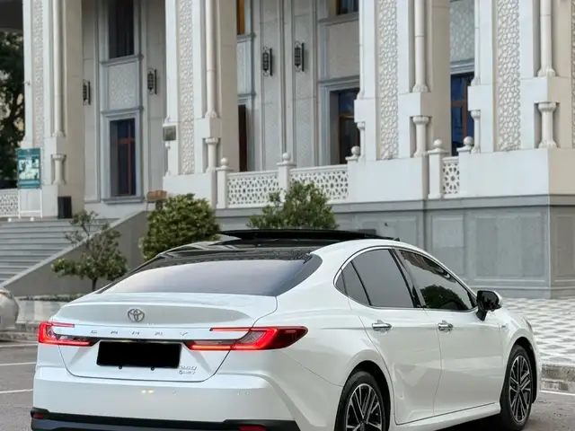 Toyota Camry 2025