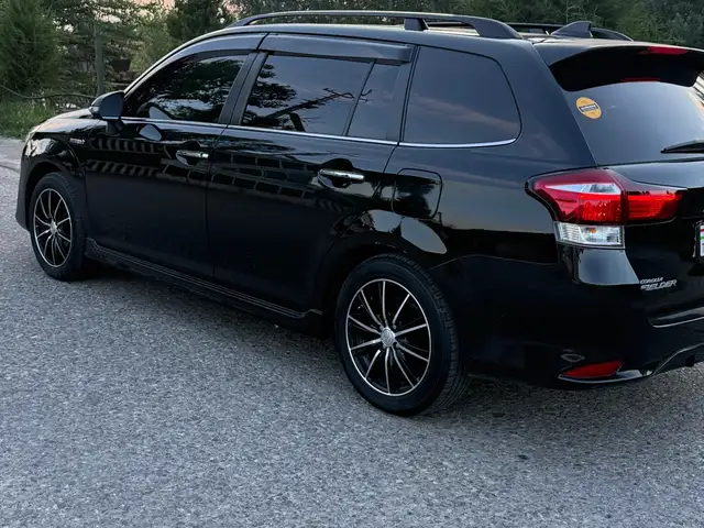 Toyota Fielder 2016