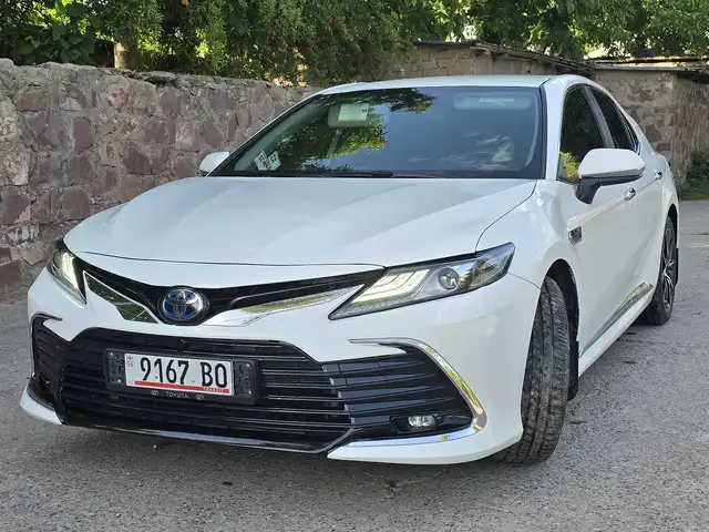 Toyota Camry 2019