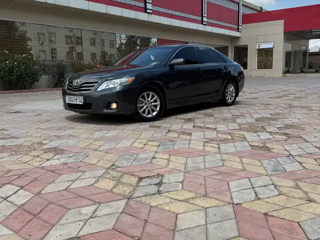 Toyota Camry 2011