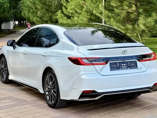 Toyota Camry 2025