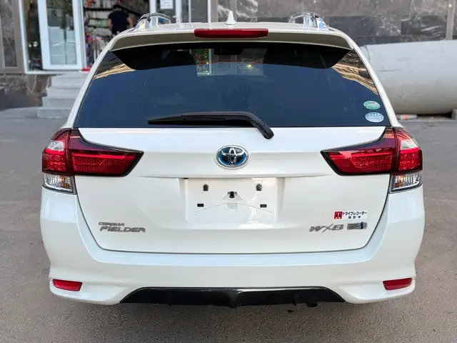 Toyota Fielder 2016